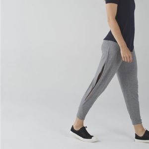 Lululemon Superb Pant …Unicorn (EUC)